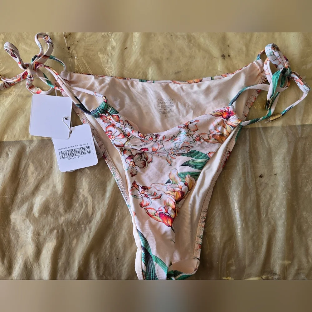 NWT Monday Swimwear Cala Conta Bikini Bottoms In Peach Floral